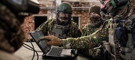 Getac MX50 und V110 als integrierte Komponenten des IdZ-ES Soldatensystems der Deutschen Bundeswehr.
