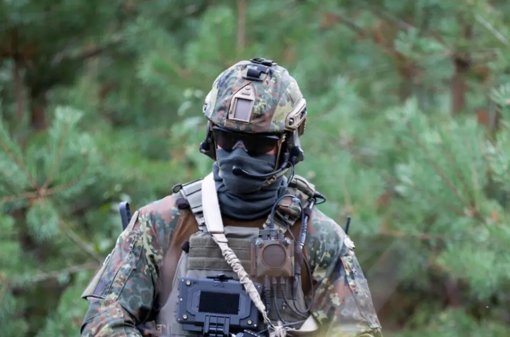 Das Soldaten System „Infanterist der Zukunft - IdZ-ES“ der Rheinmetall AG umfasst u.a. ein Getac Tablet