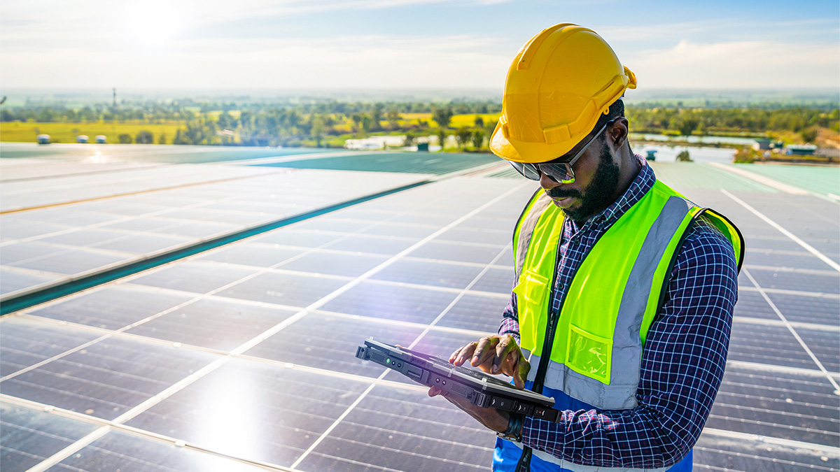 Both new devices build on their best-selling predecessors, introducing cutting-edge technology with larger screens and enhanced specifications tailored for industrial field professionals