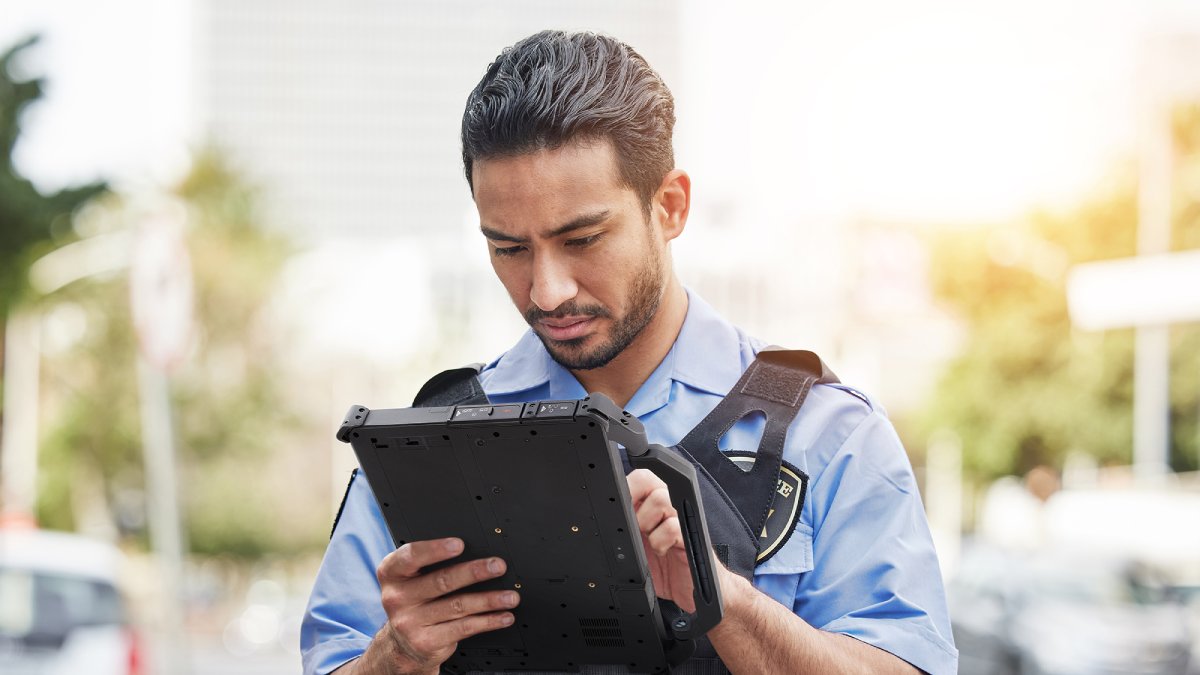 The new G140 tablet blends AI-powered performance with MIL-STD fully rugged protection in a lightweight, field friendly design.