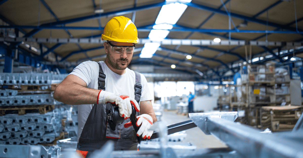 Here are 7 reasons to use rugged mobile computing solutions on the manufacturing shop floor.