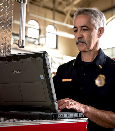 police-laptop490