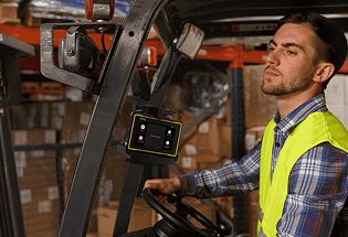 How Driving Safety Software Minimizes Distracted Driving